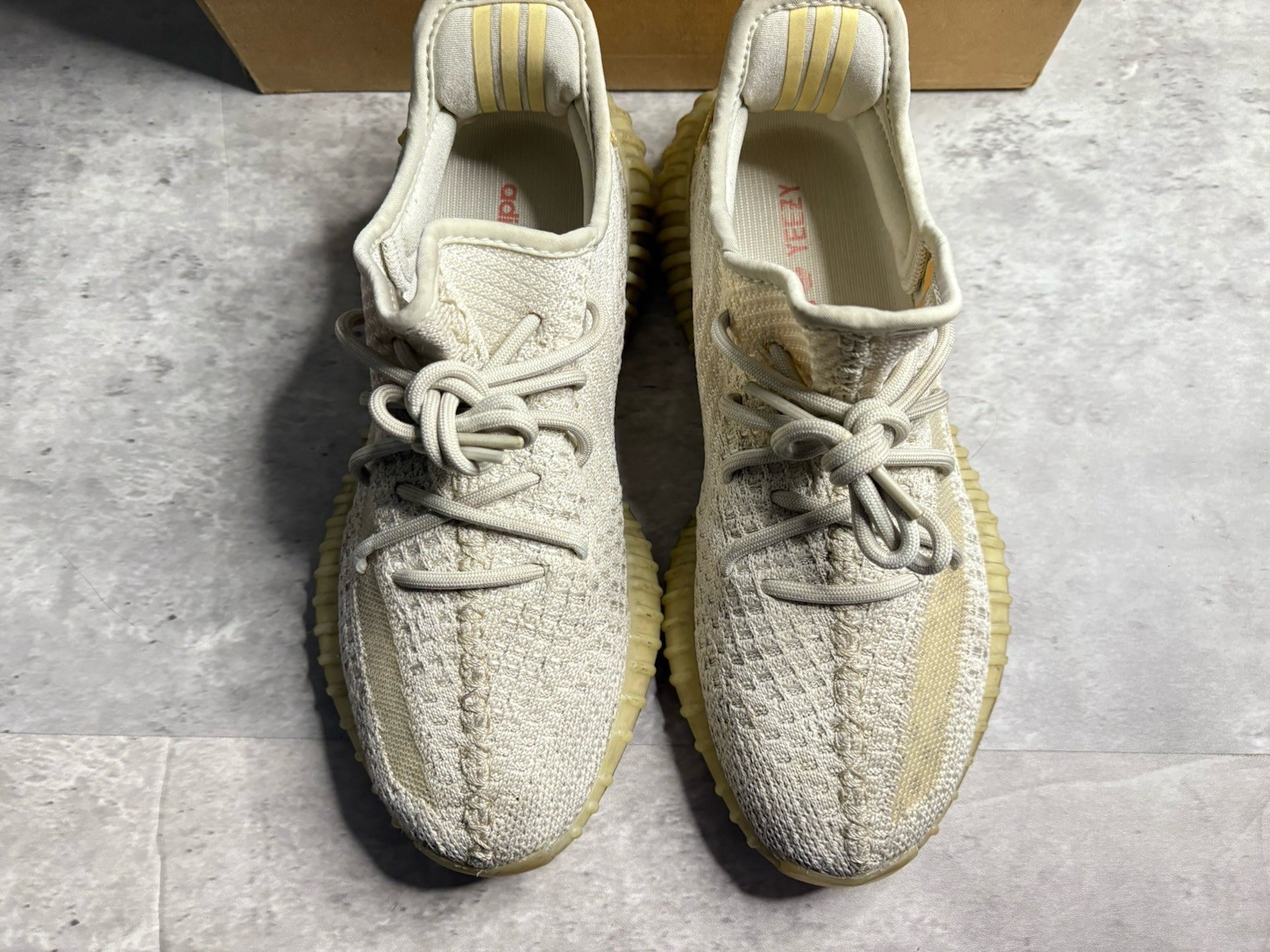 Adidas Yeezy Boost 350 V2 Light Grey GY3438 Size 8 Men's thumbnail 2