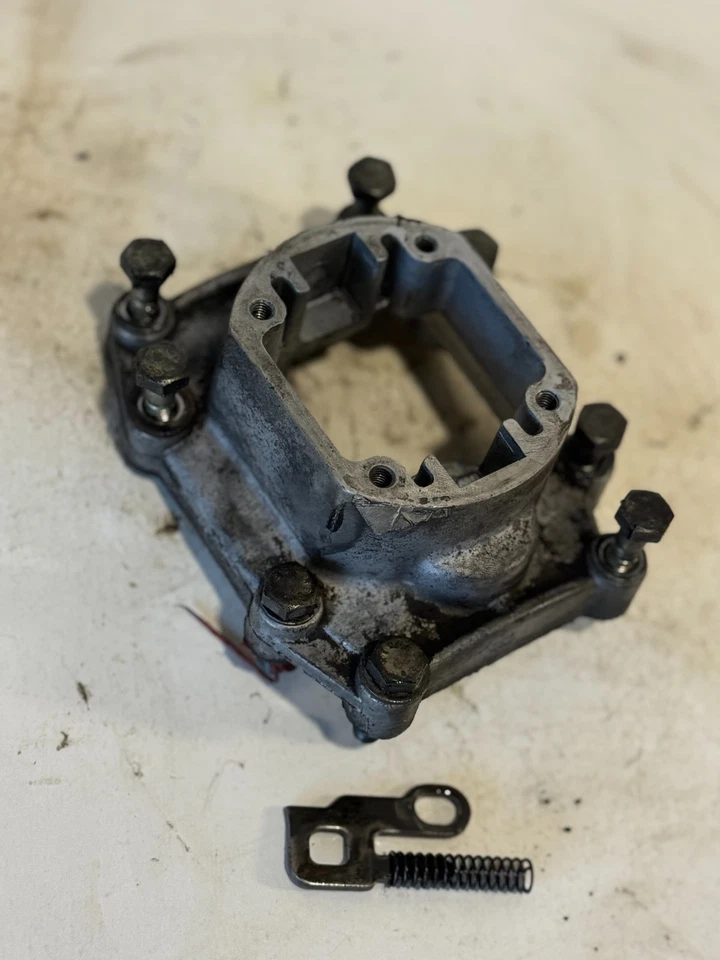 FORD ZF S5-42 MANUAL TRANSMISSION DIESEL 4X4 SHIFT TOWER HOUSING WITH BOLTS OEM - Image 3 of 4