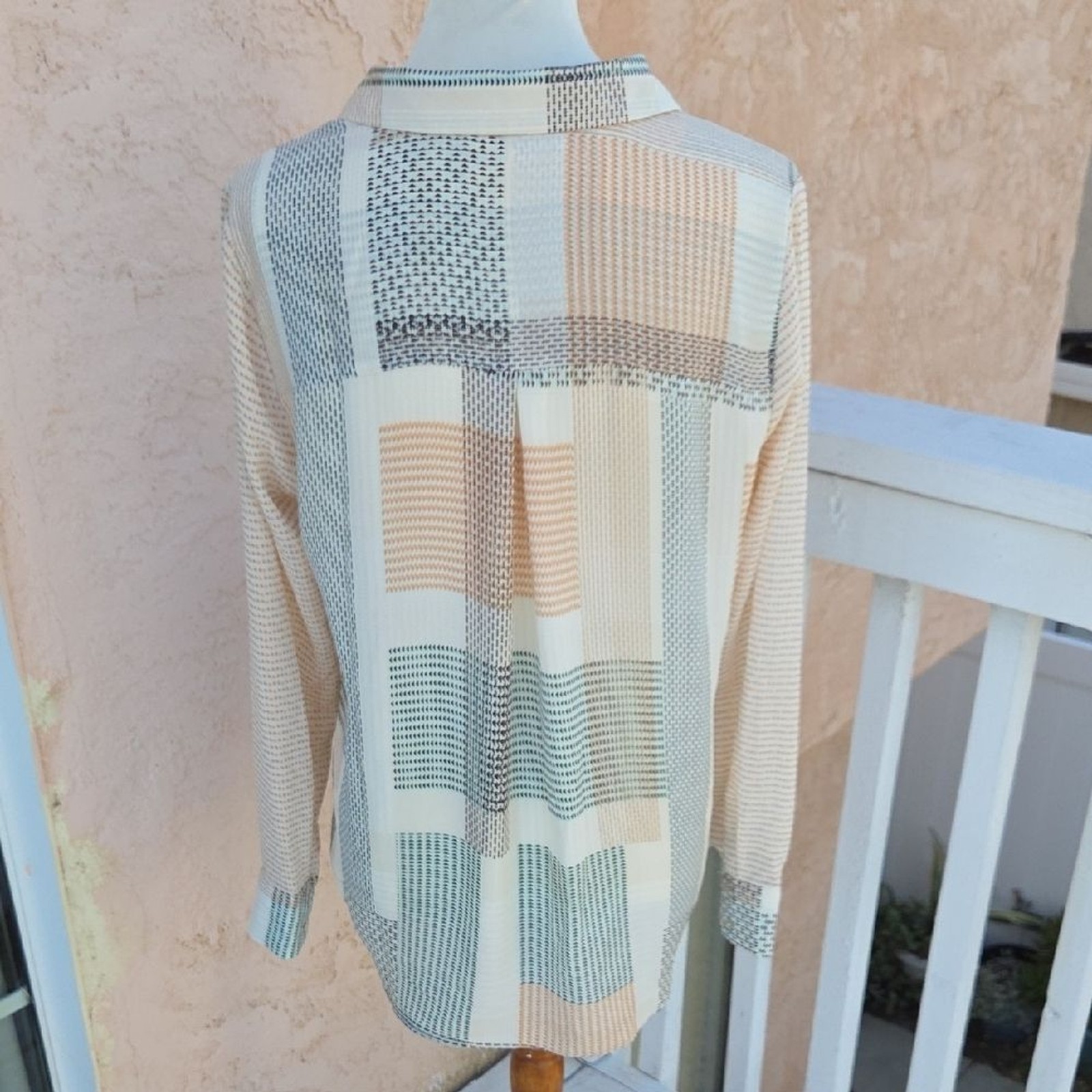 Rose + Olive Geometric Pattern button up Shirt La… - image 7