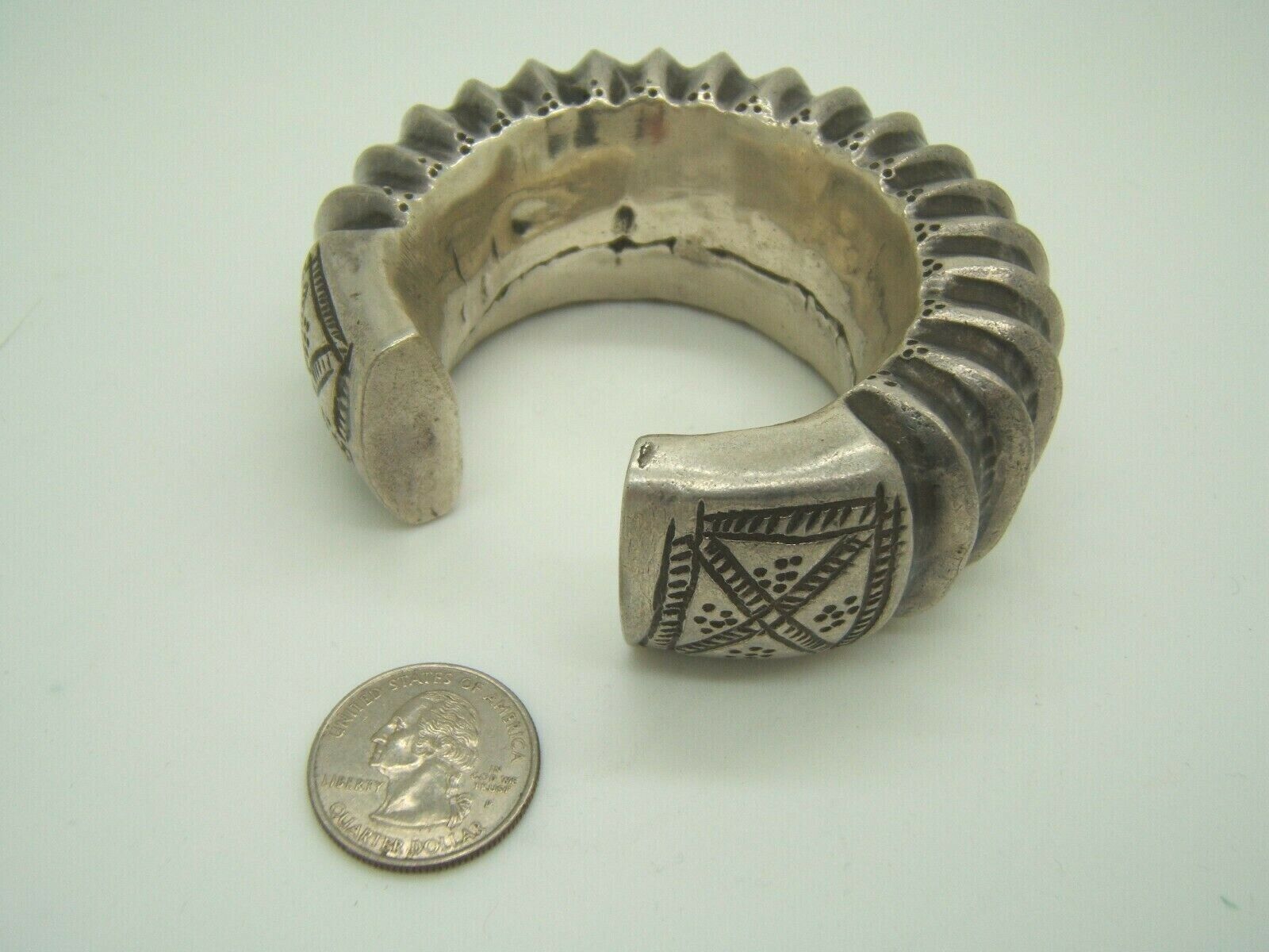 Vintage Ethnic Large Silver Bracelet Ridged 150g … - image 5