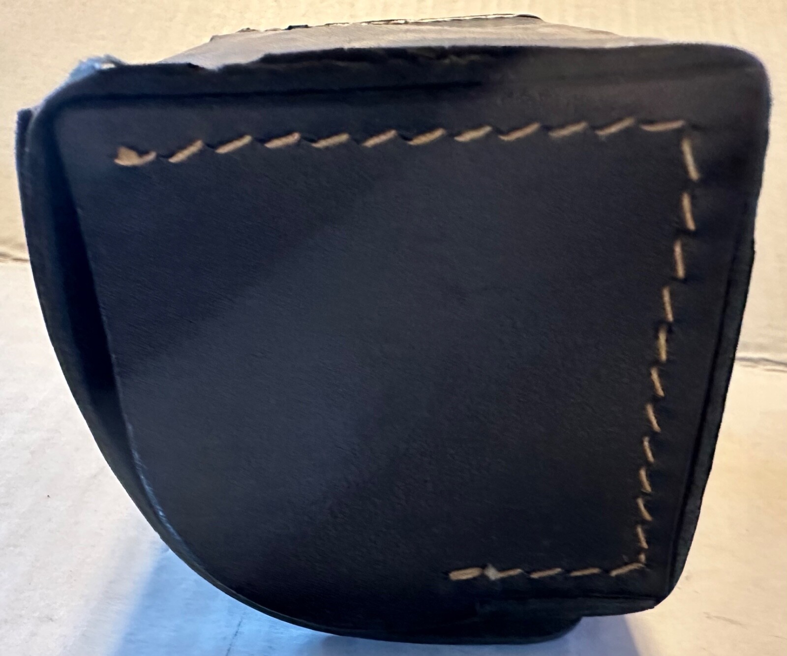 VINTAGE ABU GARCIA LEATHER CASE W/SNAPS FOR AMBASSADEUR REEL *****CASE