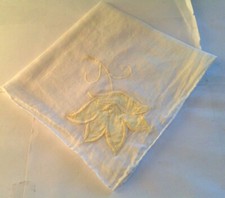 Vintage Women  s Pale Yellow Lily Flower Floral Handkerchief Hankie