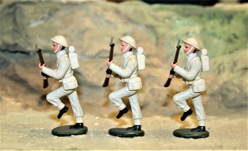 BRITISH INFANTRY WWII, CHARGING 54MM PAINTED METAL ALLOY - Picture 10 of 12