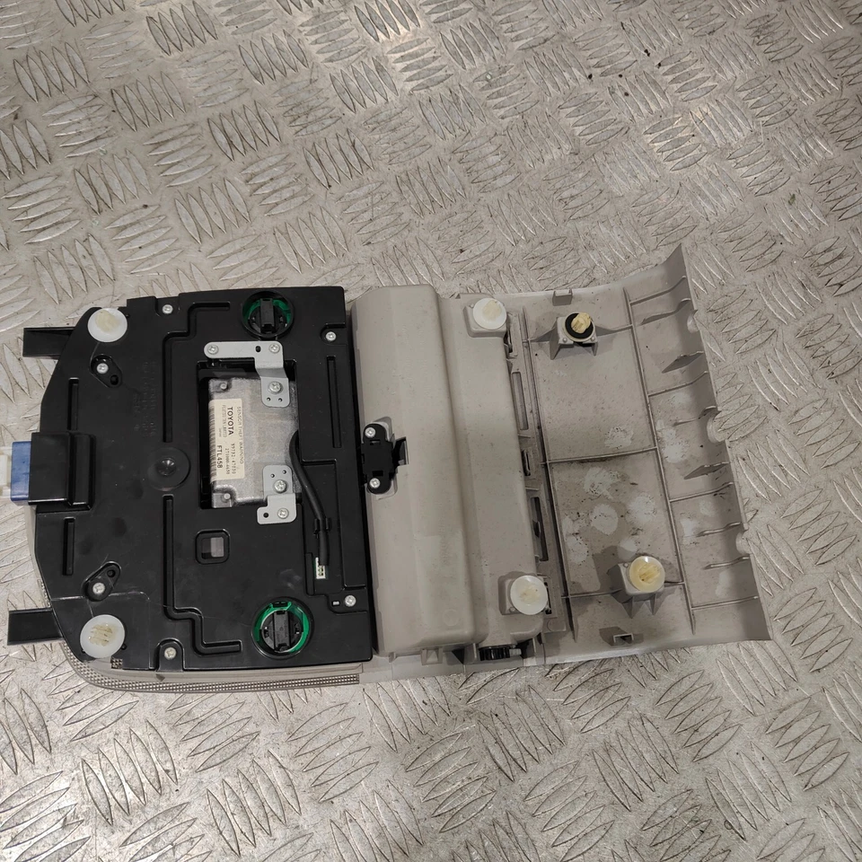 Toyota Prius Hybrid 2010 1,8 luz de techo interior 89732-47030 #1 Foto 4 de 4