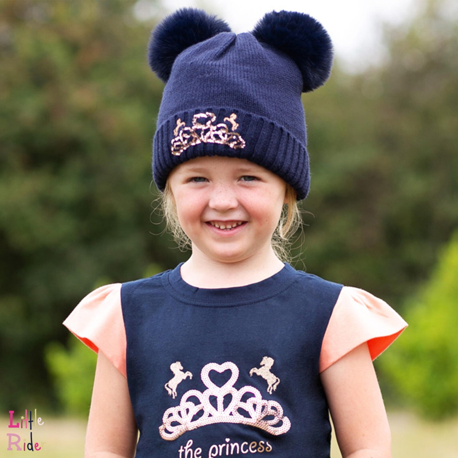 Cappello Bobble The Princess and the Pony di Little Rider Keep comode e calde paillettes