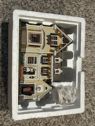 LEMAX Spooky Town Halloween Spookiest House On The Block Lighted w/ Box And Cord - Picture 8 of 12