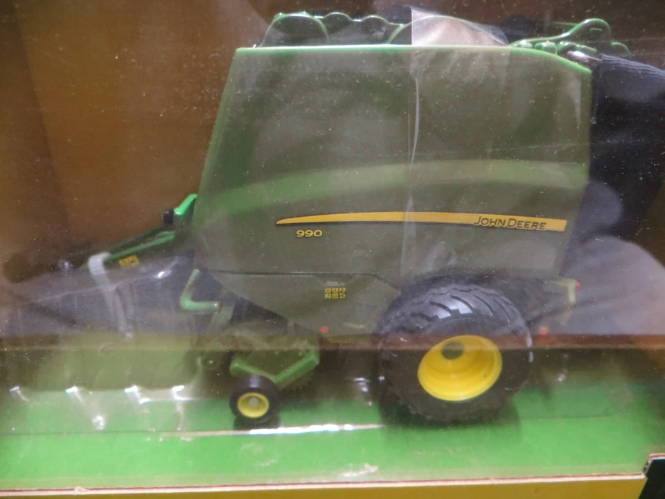 BRITAINS JOHN DEERE LARGE ROUND 990 HAY BALER 42784 1/32 MIB - Image 2 of 4