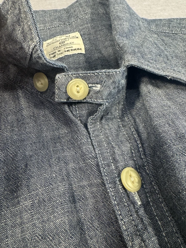 Camisa J.Crew Para Hombres Mediana Azul Correa para la Mentón Cambray Botón Delantero Manga Larga Foto 3 de 4