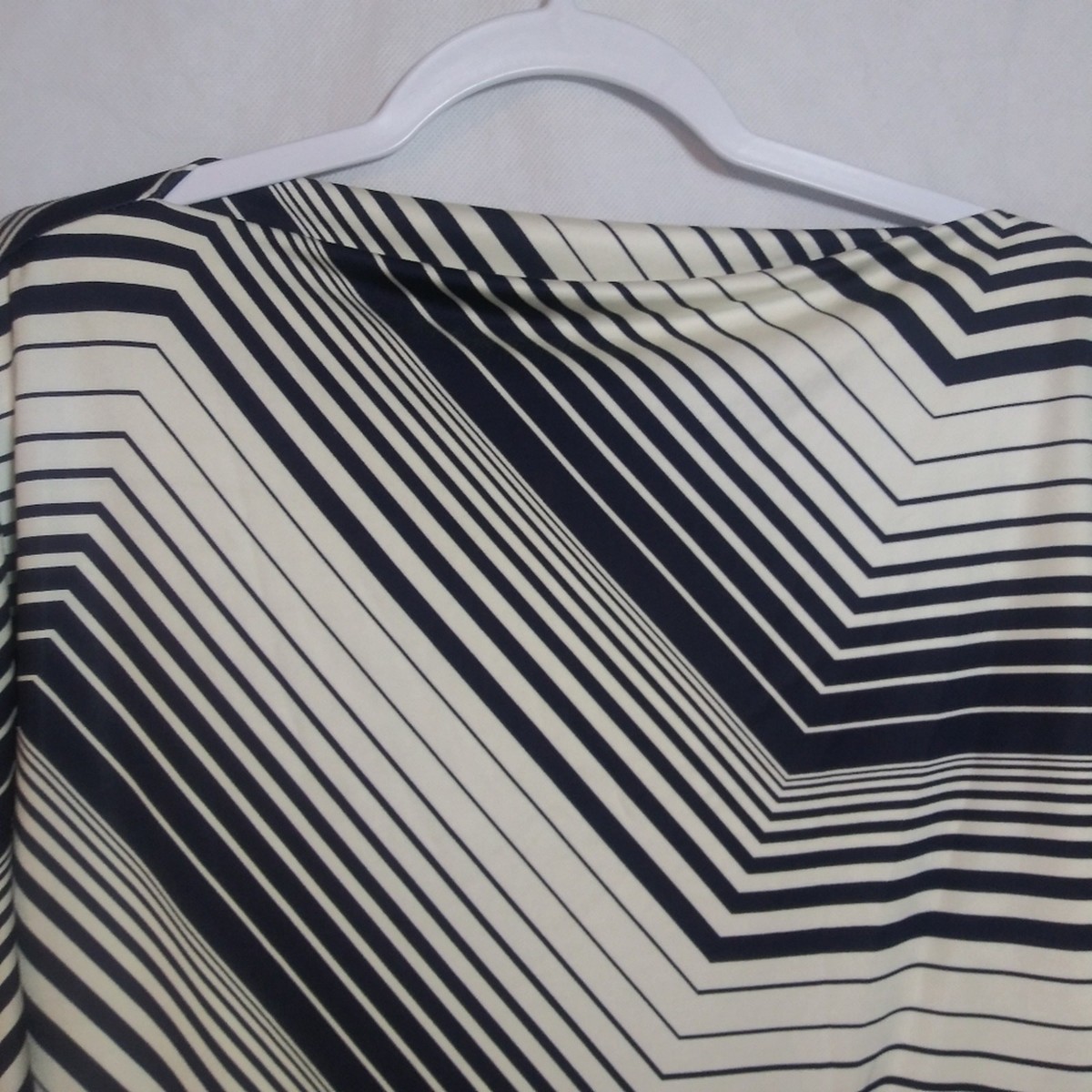 Trina Turk Womens Monteverde Striped Slinky Jersey Knit Blouse Size XS View 3