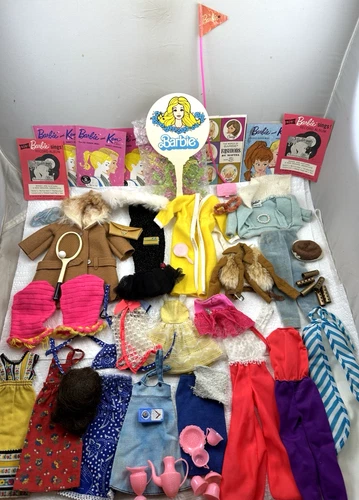 LOT OF VINTAGE 1960's 70's MATTEL BARBIE SKIPPER CLOTHES ACCESSORIES  BOOKLETS