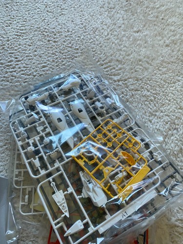 Bandai HG After Colony 1/144 XXXG-00W0 Wing Gundam Zero Model Kit #5058891 - Picture 6 of 13