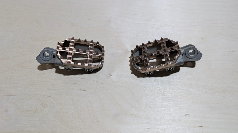 Escaleras agresivas ProTaper para motocicletas Zero Foto 2 de 4