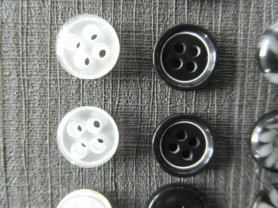Konvolut Knöpfe Kunststoff-Musterknöpfe 10 Positionen = 100 ausgefallene Knöpfe - Bild 4 von 4