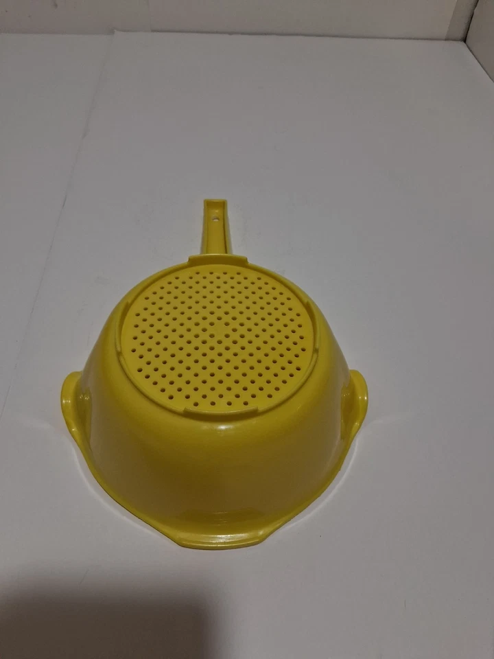 Vintage Tupperware Yellow Strainer Colander Kitchen Gadget Retro Style - Image 3 of 4