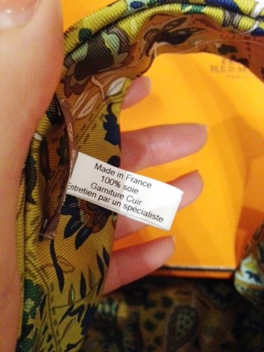 100% Authentic Hermes Silk Scarf with Crocodile Leather Collar, Green Color - Picture 4 of 5