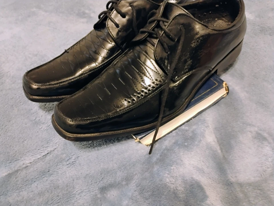 Zapatos de vestir negros para hombre. Calidad superior de Dellialdo. Estilo en Italia. Foto 3 de 4