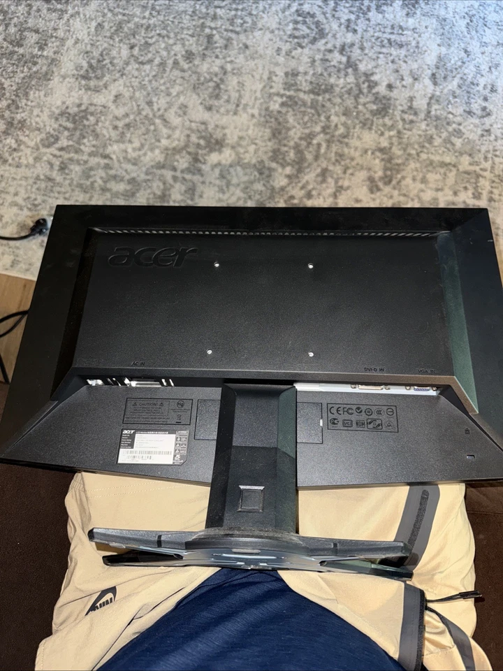 Acer G215H LCD Monitor - Image 2 of 2