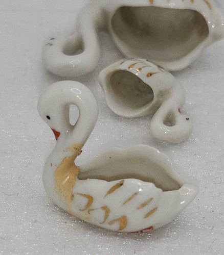 Vintage Ceramic Japan Miniature 3 Piece Swan Figurines - Picture 4 of 6