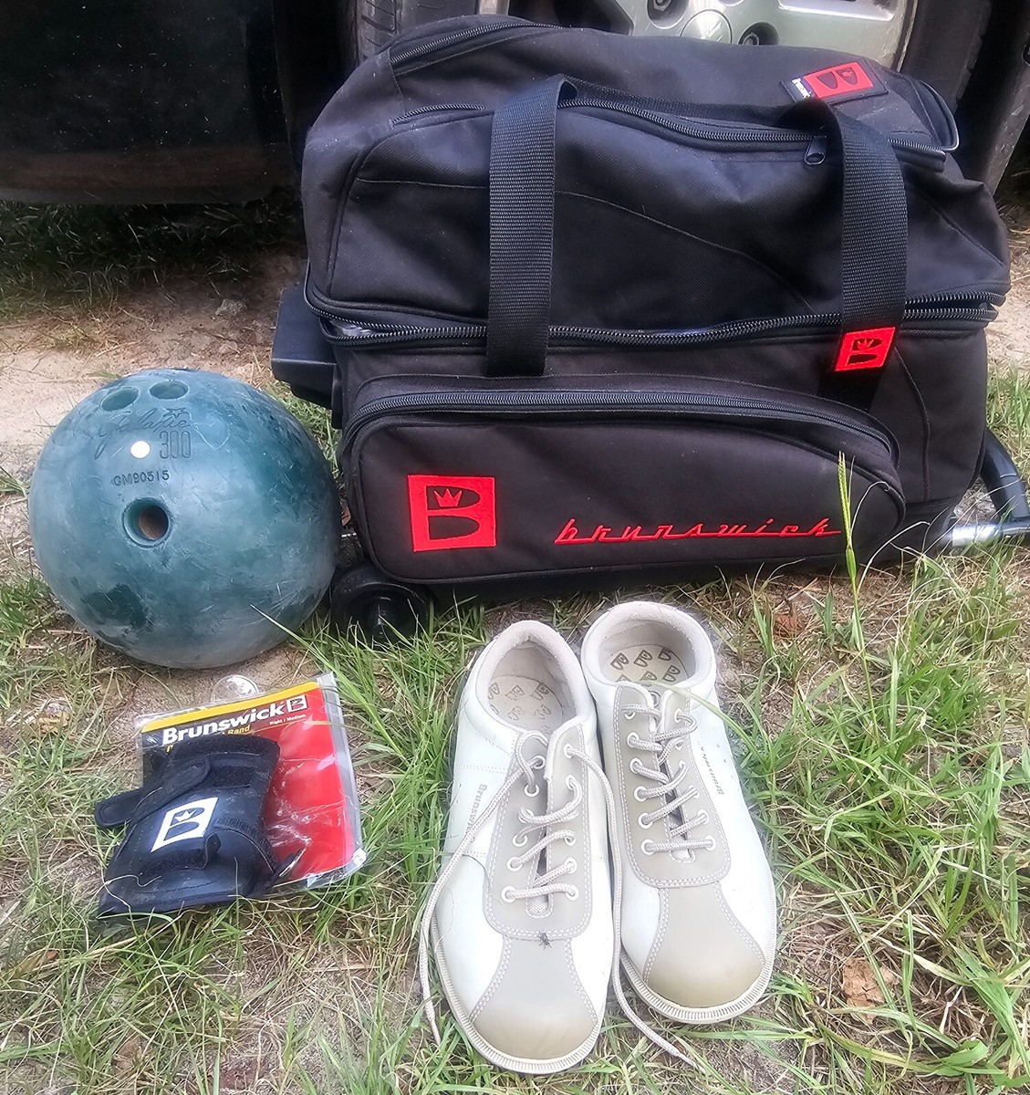 Brunswick 2 Ball Roller Bag Bowling Black Red Embroidered
