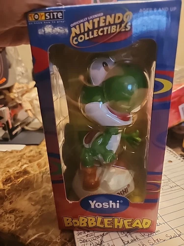 NEW 2001 Toysite Super Mario Bros. Yoshi Nintendo Collectibles Bobblehead RARE