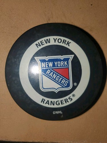 Trench New York Rangers Official NHL Logo Vintage Hockey Puck (KC)