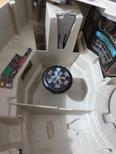Kenner 1995 Star Wars Millenium Falcon - with working lights and sounds. Boxed. - Picture 9 of 24