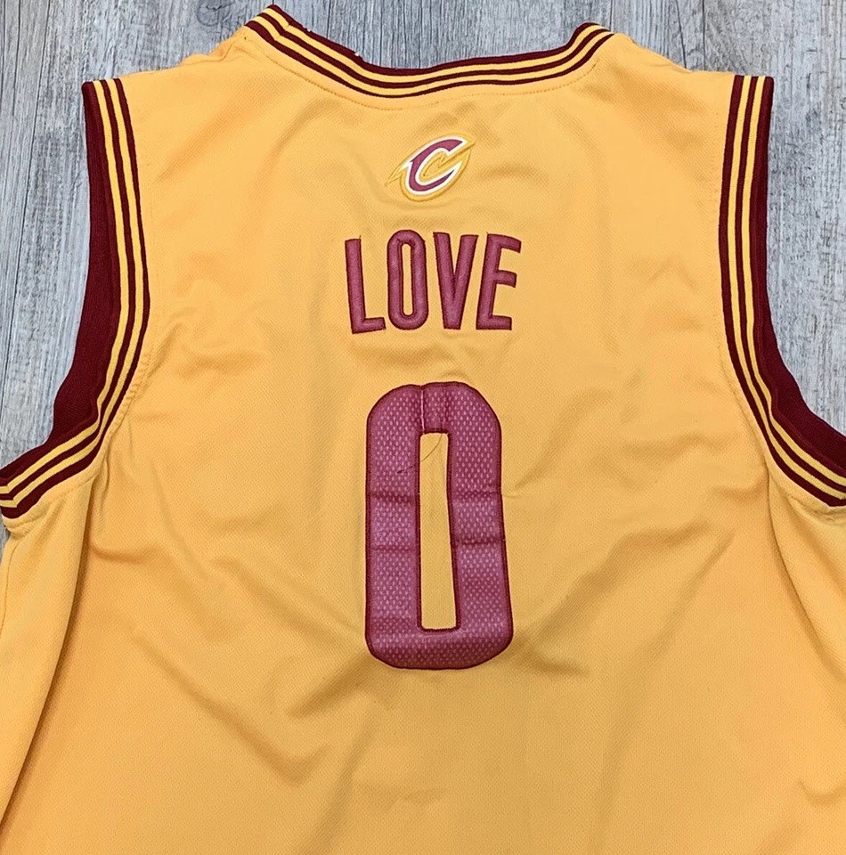 Camiseta Adidas NBA Cleveland Cavaliers Kevin Love Talla XXL (usada) Foto 4 de 4