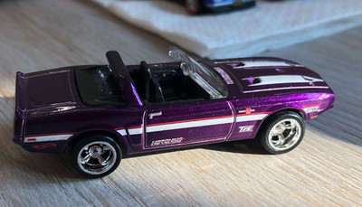 Hot Wheels Treasure Hunt 2009 - Ford Mustang Convertible 65, échelle 1/64, Loose