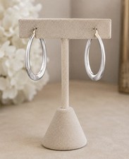 14K White Gold 1 Oval Hoop Earrings 1.3grams Lightweight Snap Closure