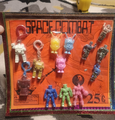 Vintage robot vending machine display card toys charms keychain nos toy machine