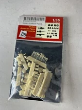 MIG Productions MP 35-318 Modern American Figure Accessories 1:35 Model Kit