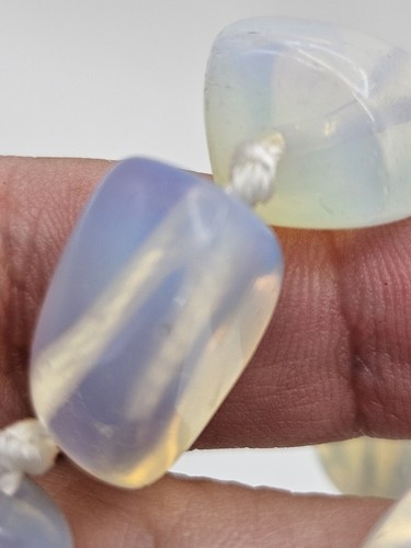 Opalite Glass Opalescent Beaded Chunky Necklace - Picture 5 of 9