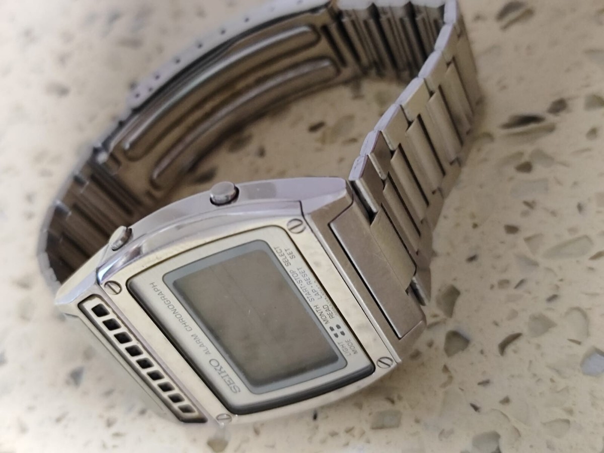 【デッドストック】SEIKO A359-4000 ★レストア動作品★ おまけ付き デッドストック】SEIKO A359-4000 ☆レストア動作品☆ おまけ付き