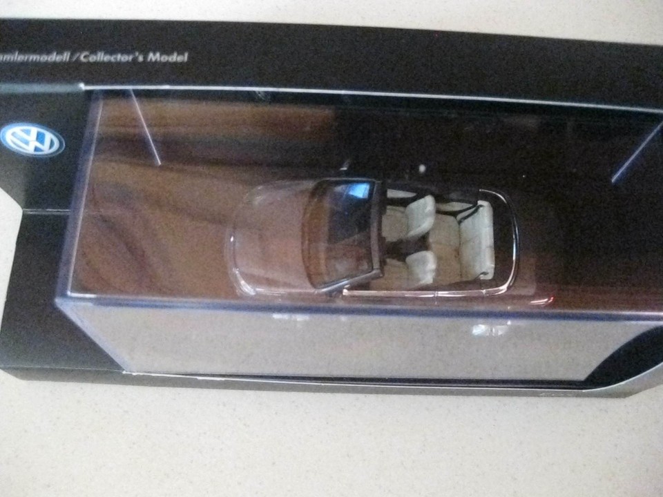 SCHUCO VOLKSWAGEN EOS CABRIOLET BLACK OAK BROWN 1:43 DETAILED DIECAST ...