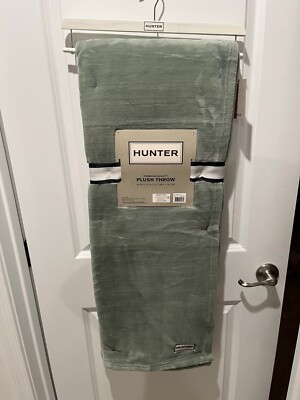 Hunter Plush Throw Blanket 50'' x 70'' Desert Sage Green Hunter Coco Flannel