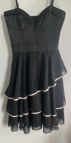REVIEW Women’s Dress Size XS Black Satin Bodice With Sheer Layered Bottom - Bild 1 von 3