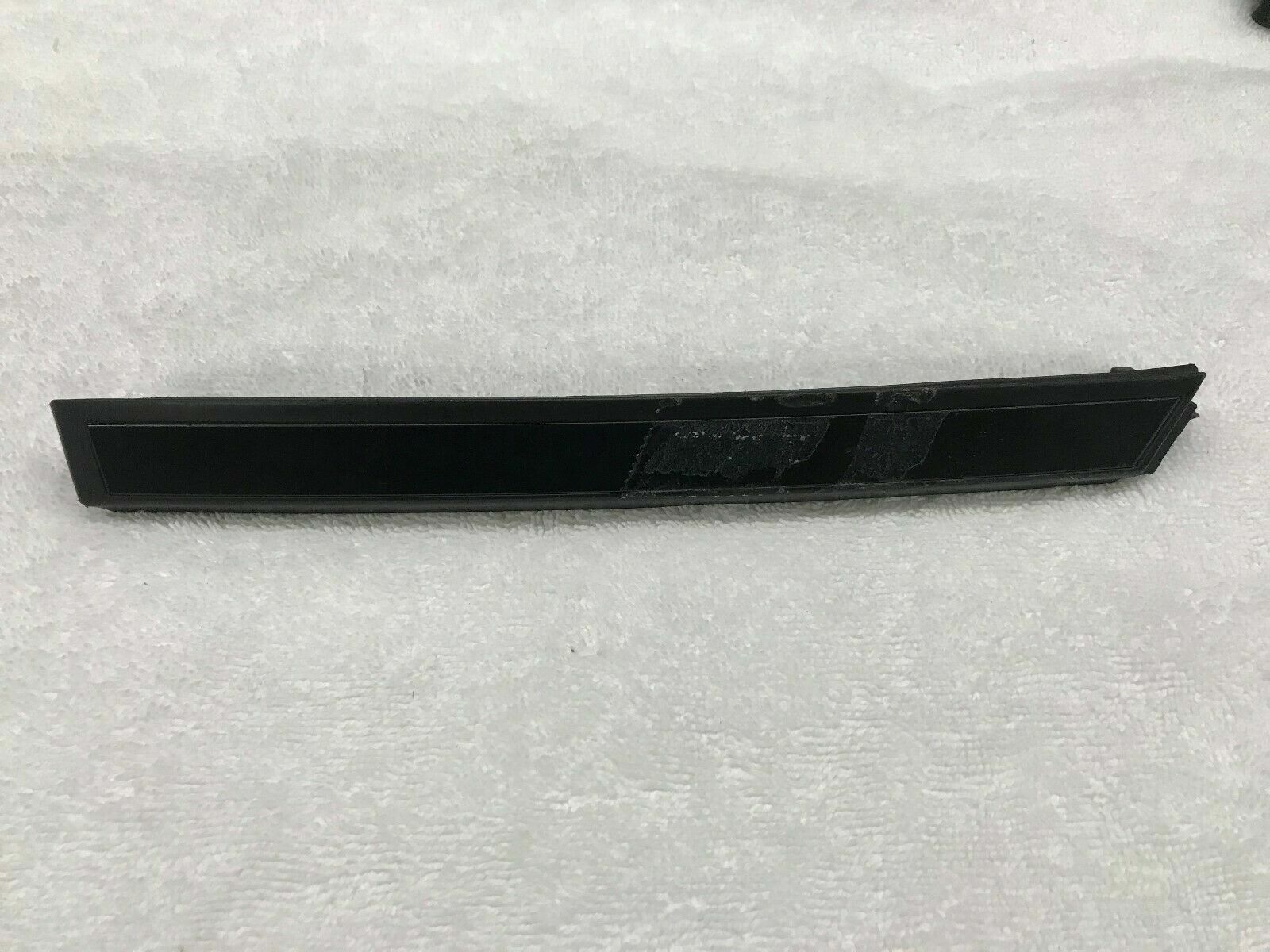 LAMBORGHINI HURACAN LP610 PASSENGER RIGHT RH WINDOW GUIDE GASKET OEM 4T0837440B