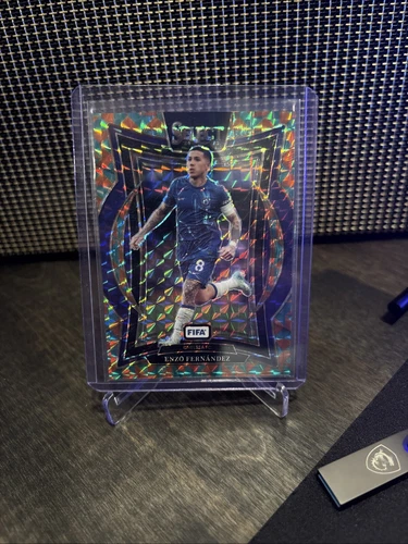 Enzo Fernandez 24-25 Select FIFA Tessellation Refractor /15. 