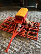 Britains Farm Vaderstad Rapid  A 600 S Seed drill 1:32 scale VGC