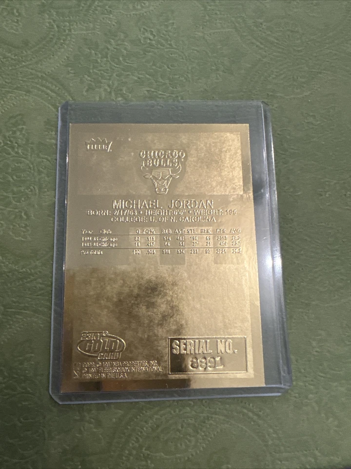 Tarjeta de novato Fleer 1996-97 oro 23k Michael Jordan 1987 firmada grado It gema como nueva Foto 2 de 2