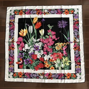 Gucci Foulard Vintage en Soie Made in Italy Design Floral 100% Soie Unisexe