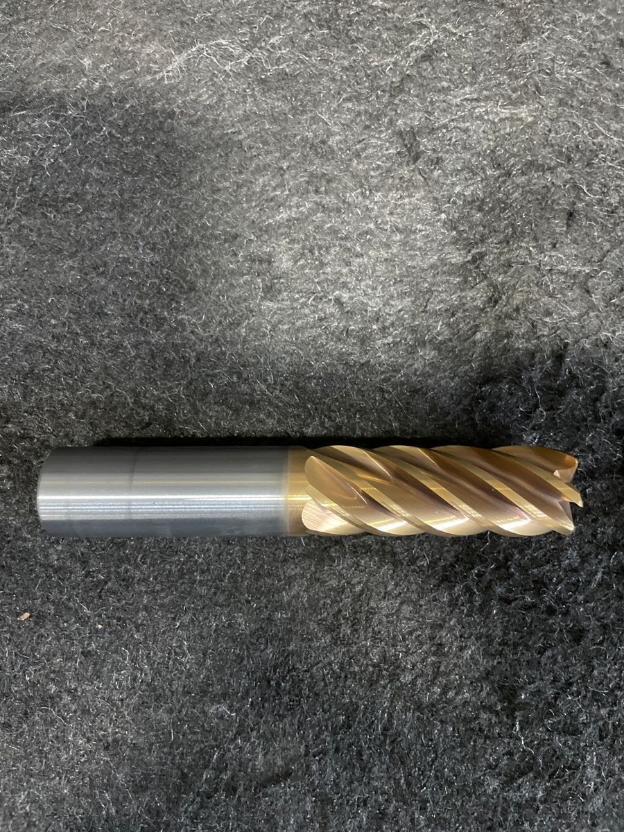 KENNAMETAL Corner Radius End Mill: 5/8" 1-5/8" LOC 0.0600" Radius Solid Carbide