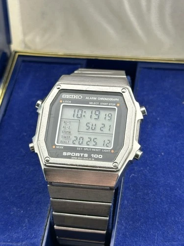 RARE WORKING Vintage Seiko Sports 100 Alarm Chronograph Digital LCD Watch BOXED