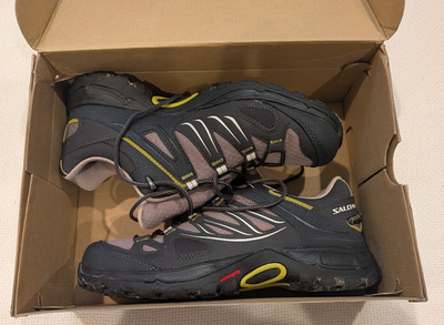 SALOMON Ellipse Goretex Women's US 8.5  Hiking Shoe BARELY WORN
