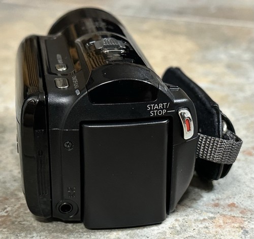 Canon VIXIA HF M30 Camcorder – 1080p Video, Batteries, Charger & Remote w/Bag. - Picture 9 of 11