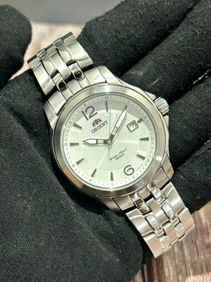 Orient Swimmer 10 Bar Diver Watch Quartz Mens White Dial Analog wrist 20cm b354