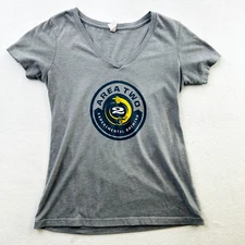 Two Roads Brewery Shirt Womens Medium Gray Beer Bar Casual Logo Outdoors Ladies