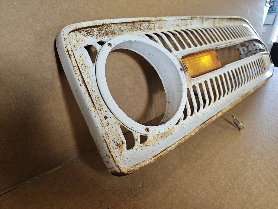 1971 - 1973 道奇 B100 B200 B300 Mopar Van Tradesman Sportsman Grille 原始设备制造商 — 第 3/4 张图片