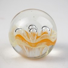 Paperweight Briefbeschwerer Glas gelb Handgefertigt mit Luftblasen aus Sammlung
