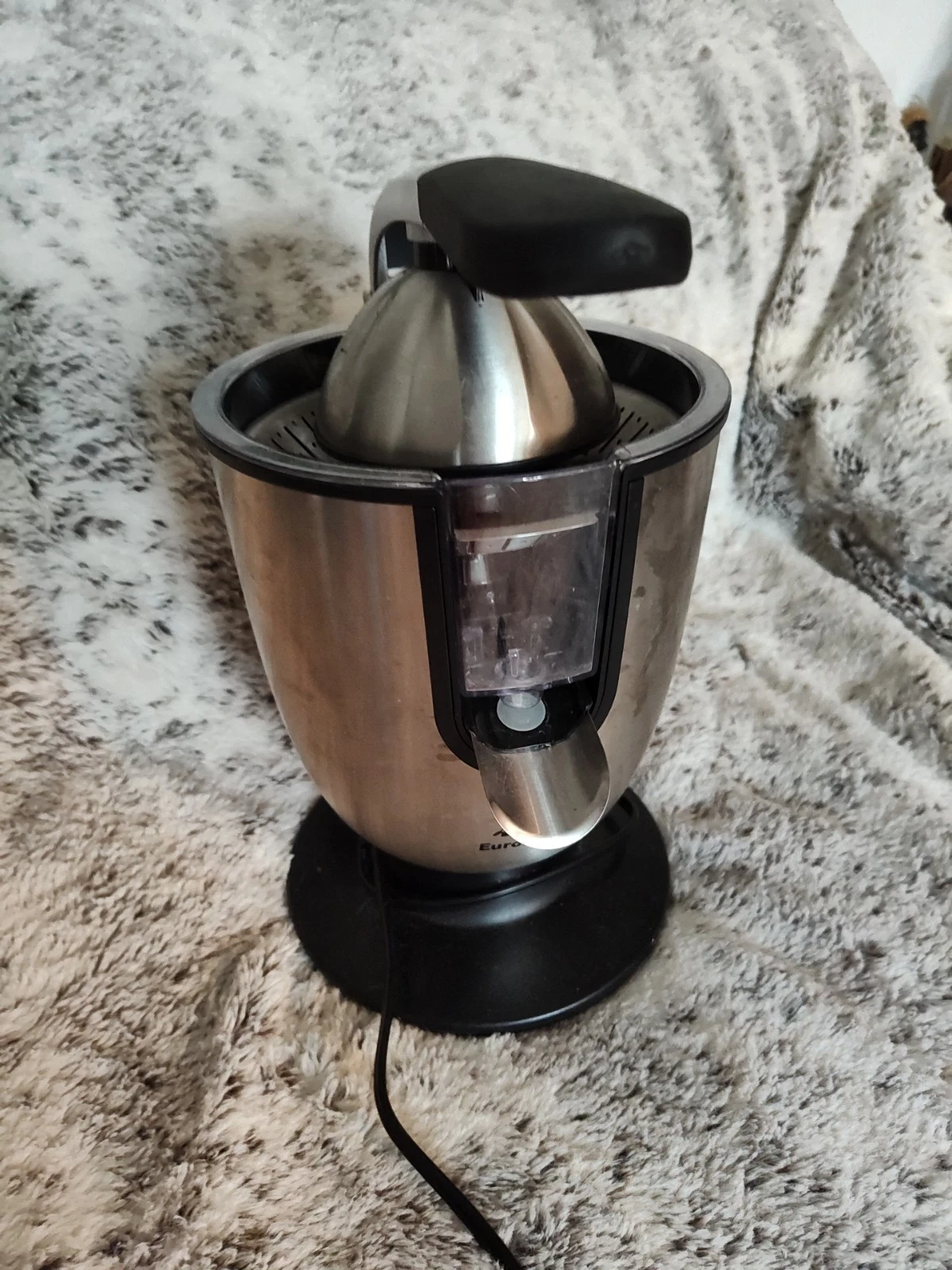 Eurolux Electric juicer squeezer Pro Citrus Juicer w/ Soft Grip Handle Used 2x
Opens in a new window